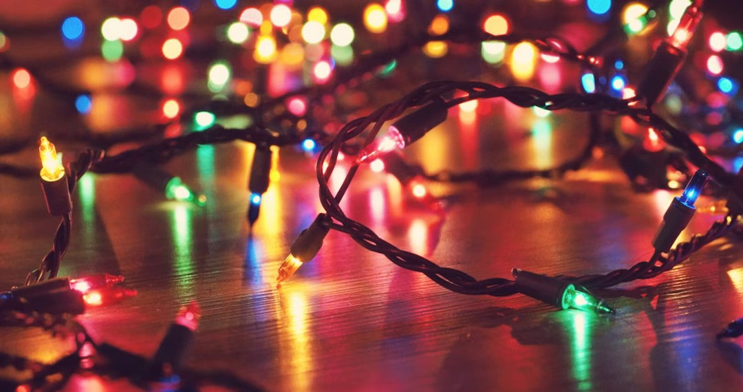 Warm holiday lights used in The Families Stone movie news article